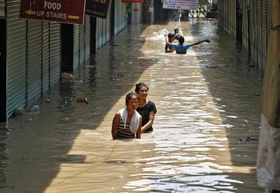 インド豪雨、死者１千人超も…巡礼地には鉄砲水