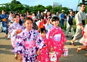 姫路の夏が来た 兵庫、「ゆかたまつり」開幕