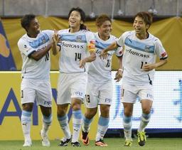 川崎、浦和など４強＝３連覇狙った鹿島は敗退－ナビスコ杯
