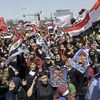 エジプト大統領退陣求め数万人デモ、宮殿包囲へ