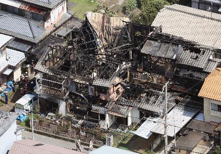 姫路で６棟住宅火災、３人不明で２遺体発見