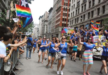 ＮＹなど米各地で同性愛パレード、最高裁判決受け活気づく