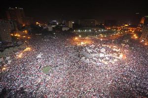 エジプト軍、期限までに混乱収拾なければ大統領権限剥奪も