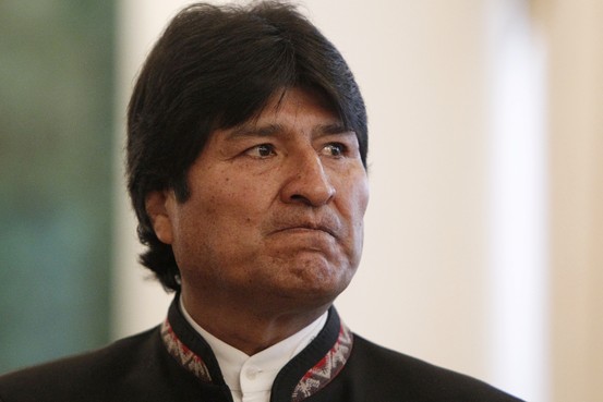 ボリビア大統領機が給油地に着陸できず 元ＣＩＡ職員同乗の情報が原因？