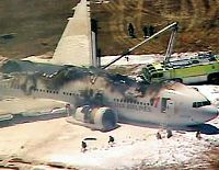 米でアシアナ機、着陸失敗…２人死亡６０人不明