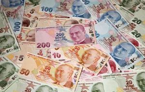 トルコ中銀、リラ支援へ過去最大の外貨売却入札 強力な引き締め開始