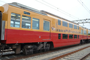 地鉄に２階建て車両…来月中旬運行目指す