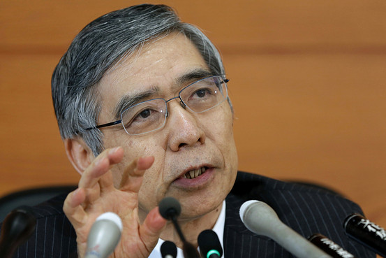 日銀、「緩やかに回復」と景気判断上方修正