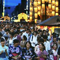 猛暑和らぐ「宵々山」…京都・祇園祭