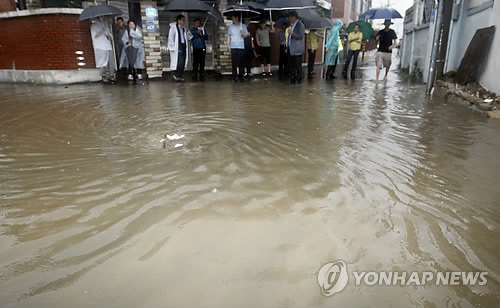 朝鮮半島で大雨被害 さらに拡大も