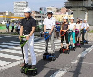 トヨタ自動車など、移動支援ロボットの実証実験を開始