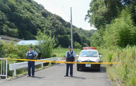 和歌山の山中、男性とみられる遺体 ２人逃走の目撃情報