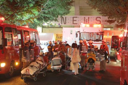 ＮＥＷＳライブ雷雨中止！観客19人搬送も