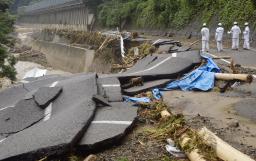 記録的豪雨 山口で1人死亡1人不明 線路に土砂も