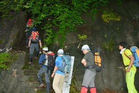 中央アルプス:遭難の３人、死亡確認 薄手のかっぱ着用