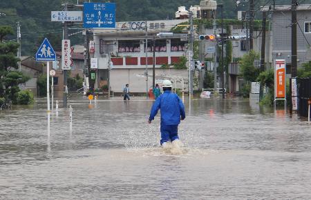 天気:列島、各地で大雨 島根・大田では１時間１００ミリ