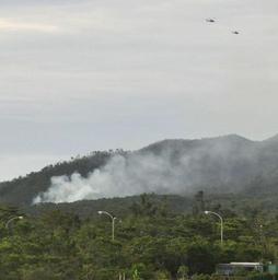 沖縄で米軍ヘリ墜落、現場から遺体発見