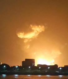 インド軍潜水艦、停泊中に爆発・炎上…死者も