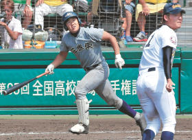 高校野球 ベスト8かけた戦い 岩手・花巻東が愛媛・済美下す