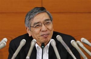 日銀総裁:追加緩和「ちゅうちょせず」…景気失速なら