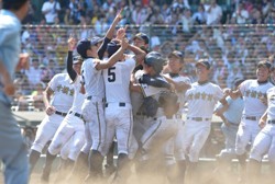 夏の高校野球:主戦高橋光好投 逆転で前橋育英が初出場Ｖ