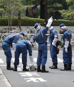 柵乗り越え飛び降りか＝クーラーボックス足場に－死亡した藤圭子さん・警視庁