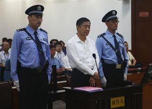 中国、党内安定優先し死刑回避か 薄被告初公判