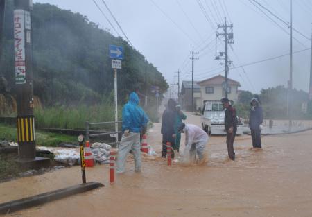 島根豪雨 避難６５０人不安な夜すごす