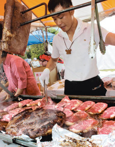 牛肉サミット:９種１６店のブランド牛食べ比べ 大津で開幕 ／滋賀