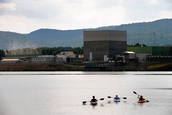 米で原発廃炉相次ぐ シェールガス影響