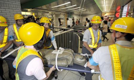 防災訓練:ＪＲ東日本が１万人規模で実施