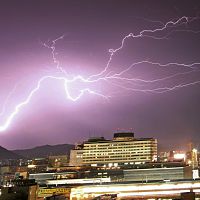 台風１５号:九州北部に落雷や浸水被害…温帯低気圧に