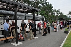 富士山:「弾丸登山」３割減 マイカー規制強化影響？