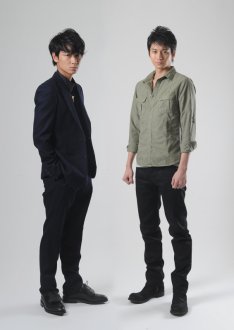 向井理と綾野剛初共演 暴力的な警官役