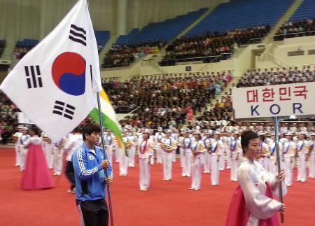 北朝鮮に鳴り響いた愛国歌…重量挙げで韓国が金メダル