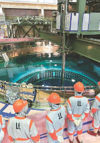 福島第２原発 福島県廃炉監視協、燃料移動作業を視察