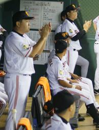 プロ野球:巨人、リーグ連覇…２位阪神敗れる