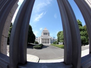 集団的自衛権の与党協議、来年にも 石破幹事長が見通し