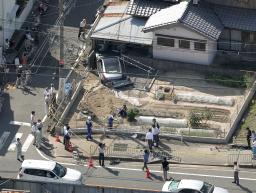 登校の小学生の列に車突っ込む ５人重軽傷 京都・八幡