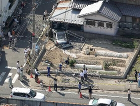 京都集団登校事故:時速５０〜６０キロで歩道に