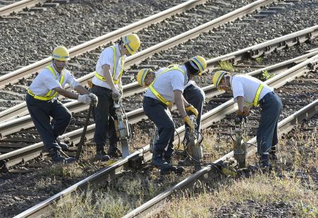 ＪＲ北海道だけ二重確認せず レール点検、現場丸投げ