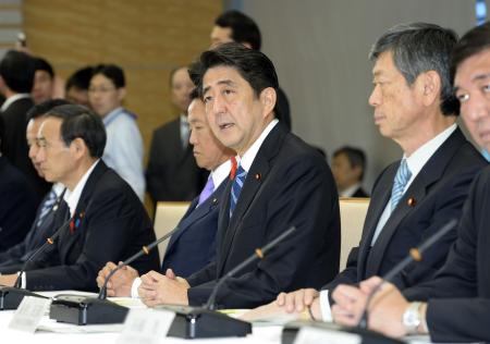 安倍首相、消費税８％を表明