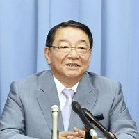 野田前首相、熱かんでねぎらう…藤村前議員引退