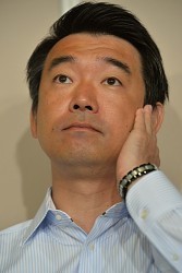 維新の会:堺市長選完敗 あかんわ橋下さん 人気支えた女性たち離反 ぐらつく地方議員