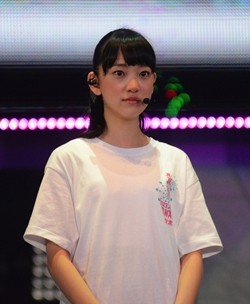 乃木坂46新センターは2期生16歳の堀未央奈! 生駒里奈「色を出していって」