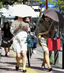 暑い秋、台風ラッシュ 夏に続き…いつもと違う空模様