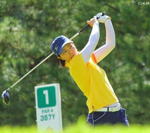 服部真夕６５で首位発進、吉田弓美子は３位