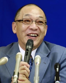 落合ＧＭ、会見で抱負「優勝するチームつくらないと意味ない」