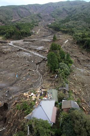 台風２６号:伊豆大島で史上最大の１時間雨量 １３人死亡