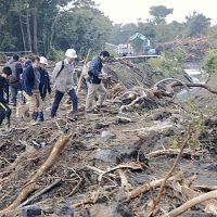 土石流での倒木、さらに豪雨が…２段階で被害か